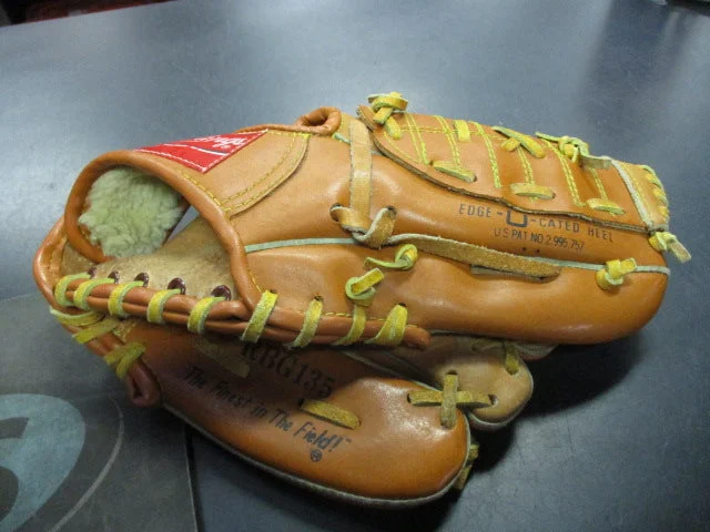 Baseball Glove For Professional Players-Used Rawlings  Rickey Henderson 11" Baseball Glove- RHT