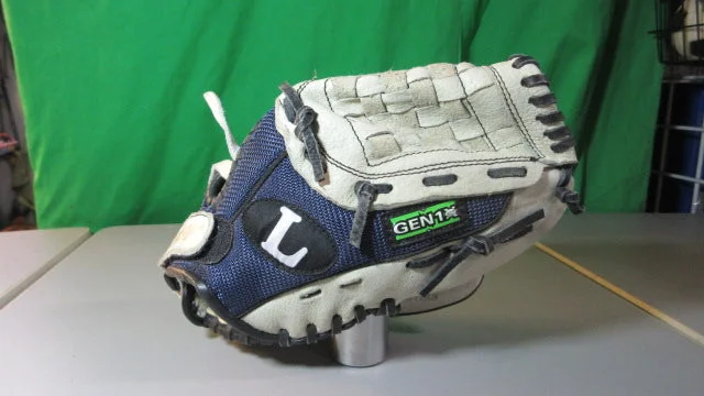 Baseball Glove For Special Edition Teams-Used LOUISVILLE SLUGGER G1X1050P -10.5" Cream Baseball/Softball Gloves