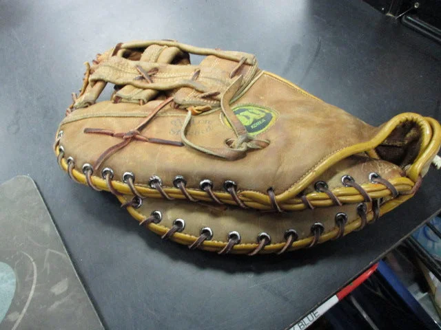 Baseball Glove With Comfortable Palm Padding-Used Wilson Pro Model The Outsider A2836 First Base Glove