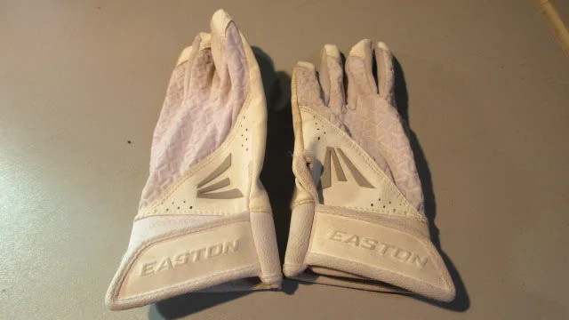 Used Easton Fastpitch Baseball/Softball Batting Gloves - Youth Large