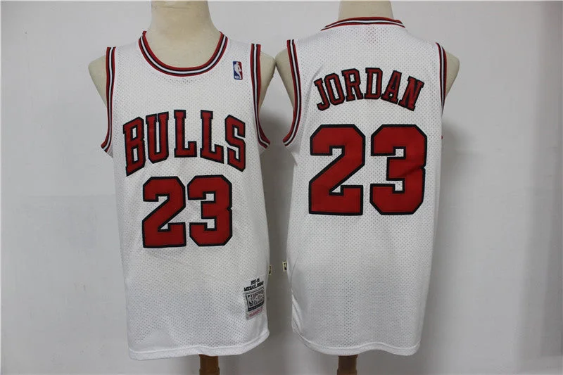 Basketball Jersey For Custom Promotional Orders-Bulls 23 Michael Jordan White 1997-98 Hardwood Classics Basketball Jersey